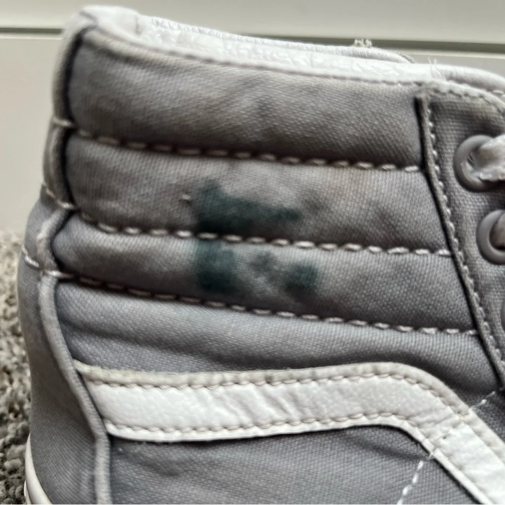 Vans Old Skool Light Gray High-Top Sneakers with White Accents. Big Kid 4Y